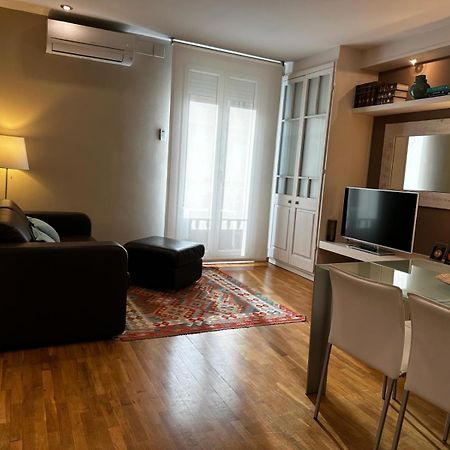 Petit Rosselló Apartman Barcelona Kültér fotó